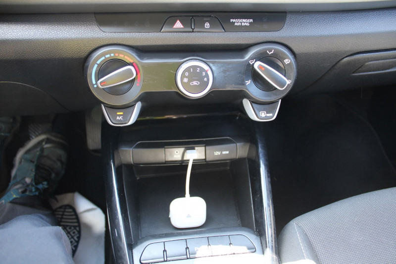 Photo 13 de l'offre de KIA RIO 1L2 MPI 84 CV 5 PORTES URBAN EDITION CAMÃRA CLIM GPS USB ANDROID RÃGULATEUR à 11990€ chez Bougel transactions