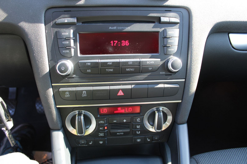 Photo 12 de l'offre de AUDI A3 SPORTBACK 1.6 TDI 105CH CLIM AUTO RADAR RADIO CD REGULATEUR à 10500€ chez Bougel transactions