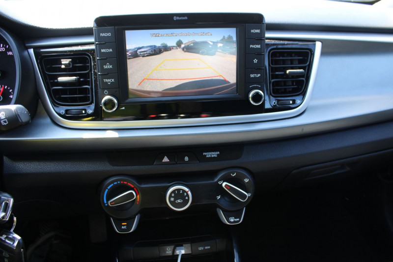 Photo 12 de l'offre de KIA RIO 1L2 MPI 84 CV 5 PORTES URBAN EDITION CAMÃRA CLIM GPS USB ANDROID RÃGULATEUR à 11990€ chez Bougel transactions