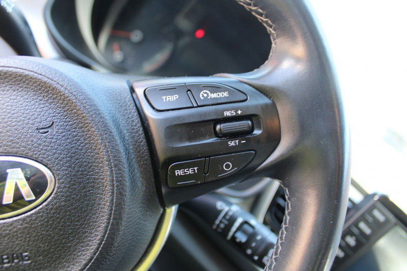 Photo 16 de l'offre de KIA RIO 1L2 MPI 84 CV 5 PORTES URBAN EDITION CAMÃRA CLIM GPS USB ANDROID RÃGULATEUR à 11990€ chez Bougel transactions