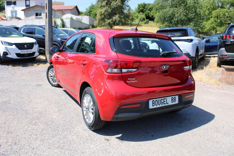 Photo 3 de l'offre de KIA RIO 1L2 MPI 84 CV 5 PORTES URBAN EDITION CAMÃRA CLIM GPS USB ANDROID RÃGULATEUR à 11990€ chez Bougel transactions