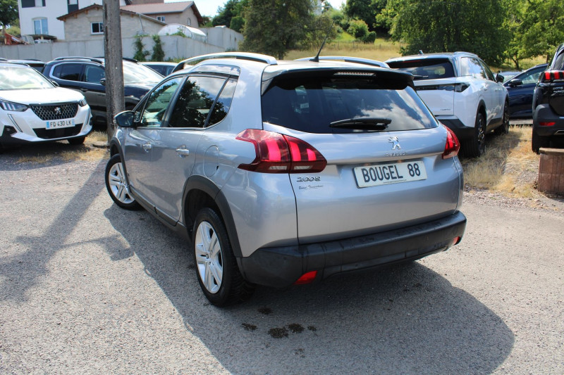 Photo 3 de l'offre de PEUGEOT 2008 II SIGNATURE 82 CV ESSENCE GPS 3D CLIM AUDIO MP3 USB RE RADAR BLUETOOTH RÃGULATEUR à 10990€ chez Bougel transactions