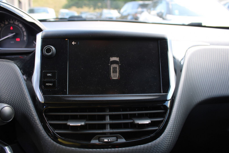 Photo 12 de l'offre de PEUGEOT 2008 II SIGNATURE 82 CV ESSENCE GPS 3D CLIM AUDIO MP3 USB RE RADAR BLUETOOTH RÃGULATEUR à 10990€ chez Bougel transactions