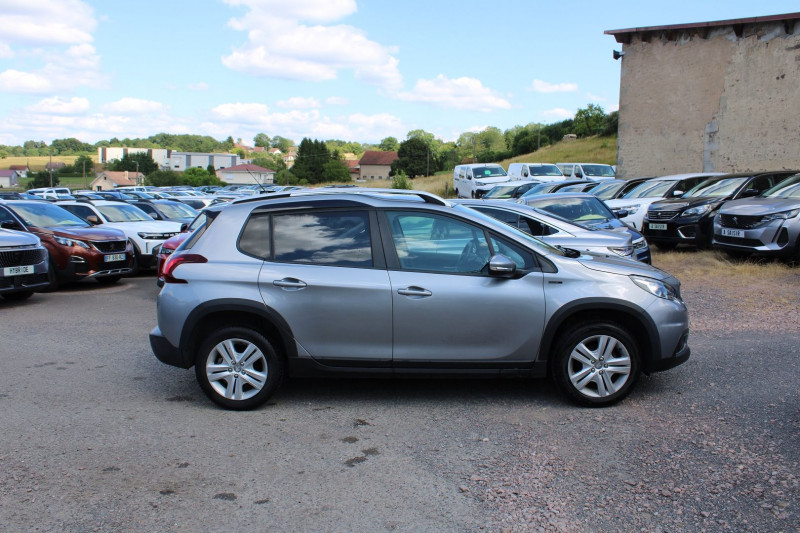 Photo 5 de l'offre de PEUGEOT 2008 II SIGNATURE 82 CV ESSENCE GPS 3D CLIM AUDIO MP3 USB RE RADAR BLUETOOTH RÃGULATEUR à 10990€ chez Bougel transactions