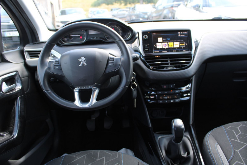 Photo 9 de l'offre de PEUGEOT 2008 II SIGNATURE 82 CV ESSENCE GPS 3D CLIM AUDIO MP3 USB RE RADAR BLUETOOTH RÃGULATEUR à 10990€ chez Bougel transactions