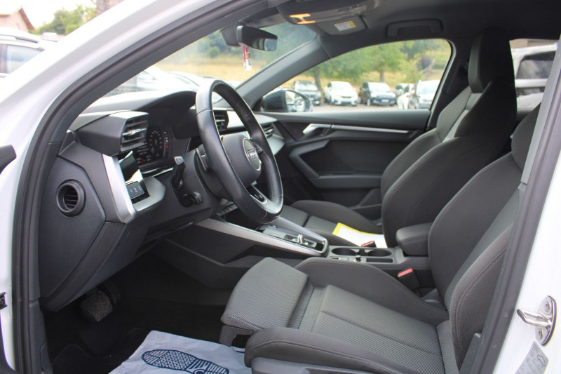 Photo 8 de l'offre de AUDI A3 SPORTBACK 45 TFSI E-TRON HYBRIDE 245 CV USB GPS 3D CAMÃRA I-COKPIT FULL LED BOITE S-TRONIC à 27500€ chez Bougel transactions