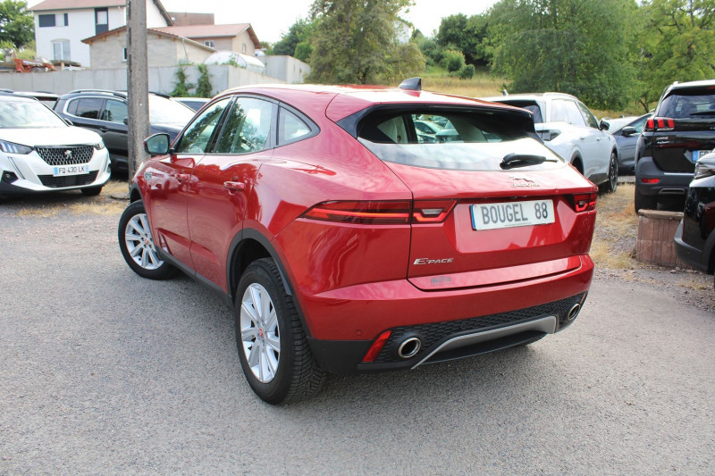Photo 3 de l'offre de JAGUAR E-PACE 2L DIESEL 150 CV LUXE BOITE 6V CAMÃRA GRAND GPS 3D FULL LEDS RÃGULATEUR ABS CUIR à 21900€ chez Bougel transactions