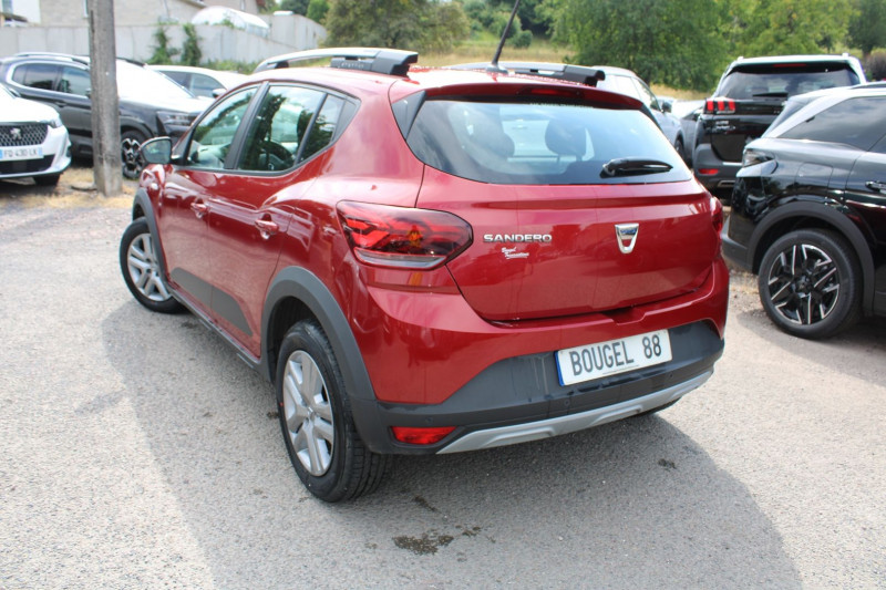 Photo 3 de l'offre de DACIA SANDERO 4 STEPWAY CONFORT TCE 100 CV ECO GPL+ESSENCE GPS CARPLAY USB FULL LED RÃGULATEUR à 16500€ chez Bougel transactions