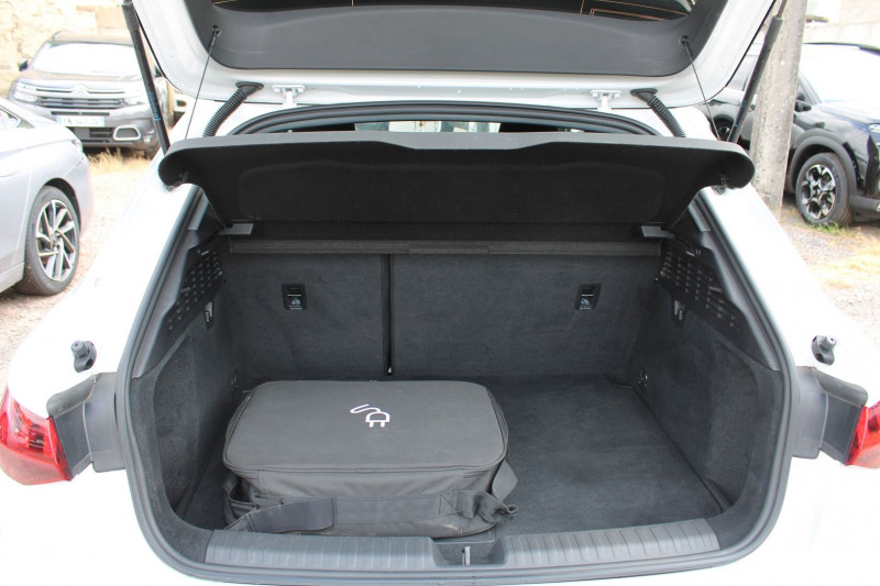 Photo 6 de l'offre de AUDI A3 SPORTBACK 45 TFSI E-TRON HYBRIDE 245 CV USB GPS 3D CAMÃRA I-COKPIT FULL LED BOITE S-TRONIC à 27500€ chez Bougel transactions