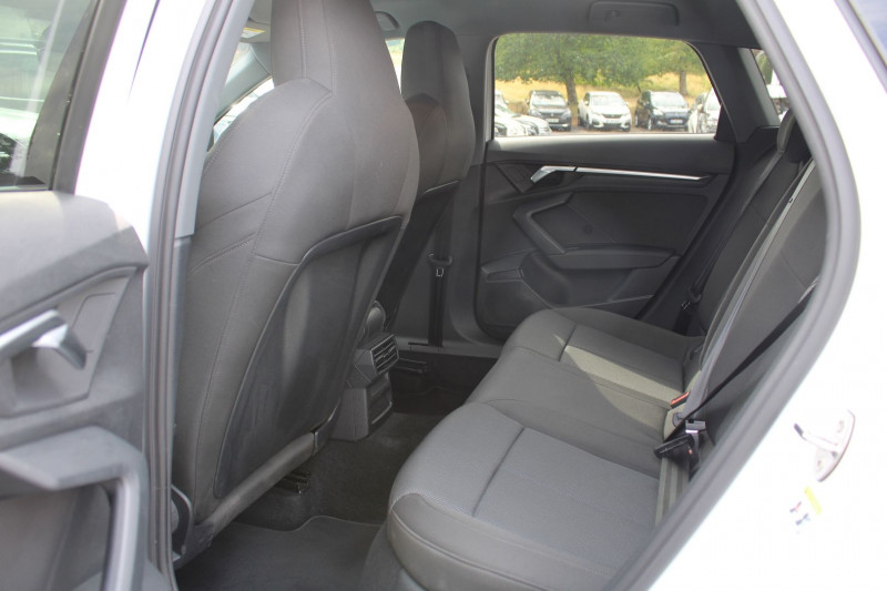 Photo 9 de l'offre de AUDI A3 SPORTBACK 45 TFSI E-TRON HYBRIDE 245 CV USB GPS 3D CAMÃRA I-COKPIT FULL LED BOITE S-TRONIC à 27500€ chez Bougel transactions