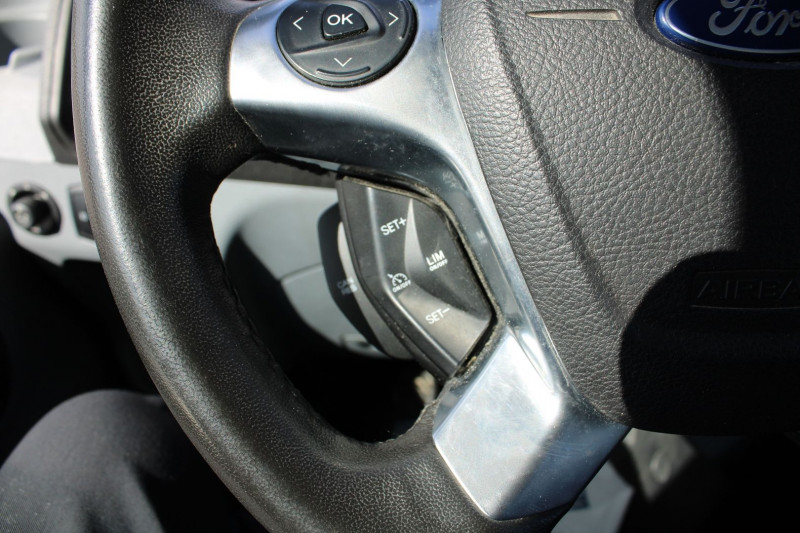 Photo 9 de l'offre de FORD TRANSIT FOURGON 2L TDCI 130 CV BOITE 6V GPS USB CAISSE DÃMÃNAGEMENT MONTE CHARGE CLIMAT RÃGULATE à 19900€ chez Bougel transactions