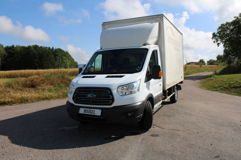 Photo 4 de l'offre de FORD TRANSIT FOURGON 2L TDCI 130 CV BOITE 6V GPS USB CAISSE DÃMÃNAGEMENT MONTE CHARGE CLIMAT RÃGULATE à 19900€ chez Bougel transactions