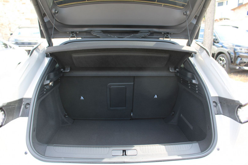 Photo 6 de l'offre de DS DS4 III PALLAS BLUEHDI 130 EAT8 BOITE AUTO CAMÃRA PACK BLACK FULL LEDS JANTES 19 USB ABS à 31500€ chez Bougel transactions