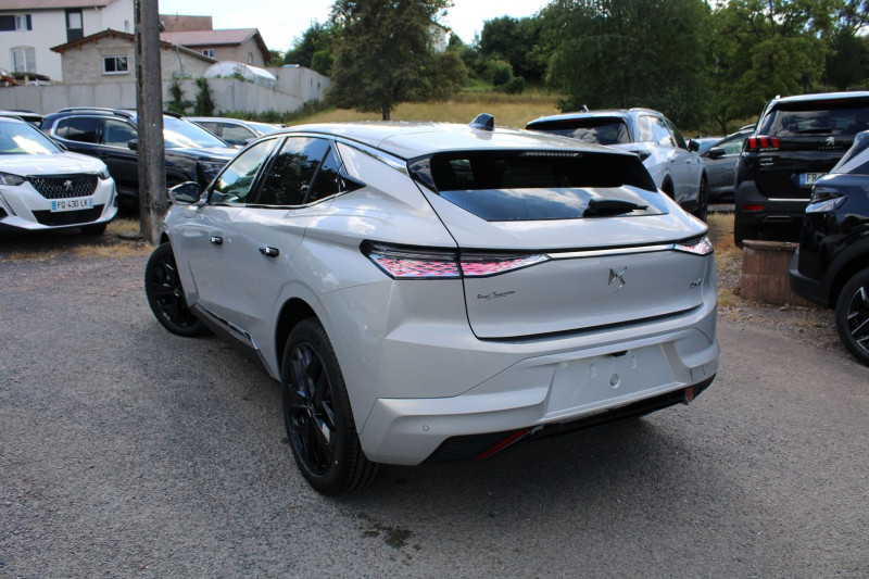 Photo 3 de l'offre de DS DS4 III PALLAS BLUEHDI 130 EAT8 BOITE AUTO CAMÃRA PACK BLACK FULL LEDS JANTES 19 USB ABS à 31500€ chez Bougel transactions