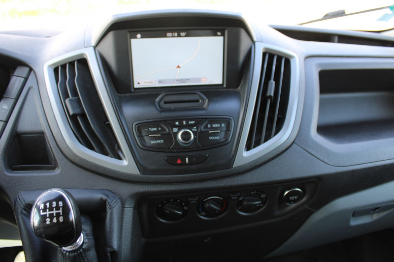 Photo 10 de l'offre de FORD TRANSIT FOURGON 2L TDCI 130 CV BOITE 6V GPS USB CAISSE DÃMÃNAGEMENT MONTE CHARGE CLIMAT RÃGULATE à 19900€ chez Bougel transactions