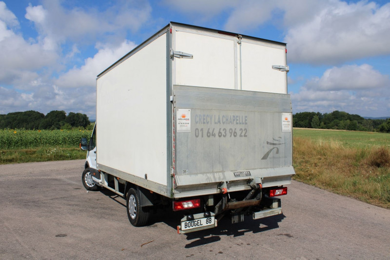 Photo 3 de l'offre de FORD TRANSIT FOURGON 2L TDCI 130 CV BOITE 6V GPS USB CAISSE DÃMÃNAGEMENT MONTE CHARGE CLIMAT RÃGULATE à 19900€ chez Bougel transactions
