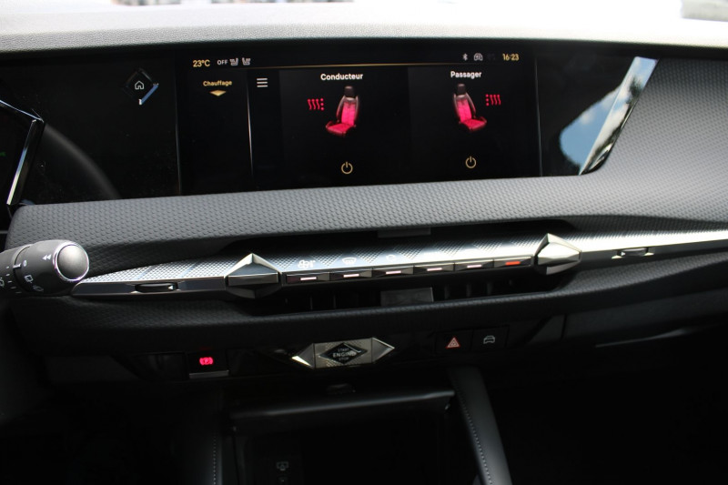 Photo 17 de l'offre de DS DS4 III PALLAS BLUEHDI 130 EAT8 BOITE AUTO CAMÃRA PACK BLACK FULL LEDS JANTES 19 USB ABS à 31500€ chez Bougel transactions