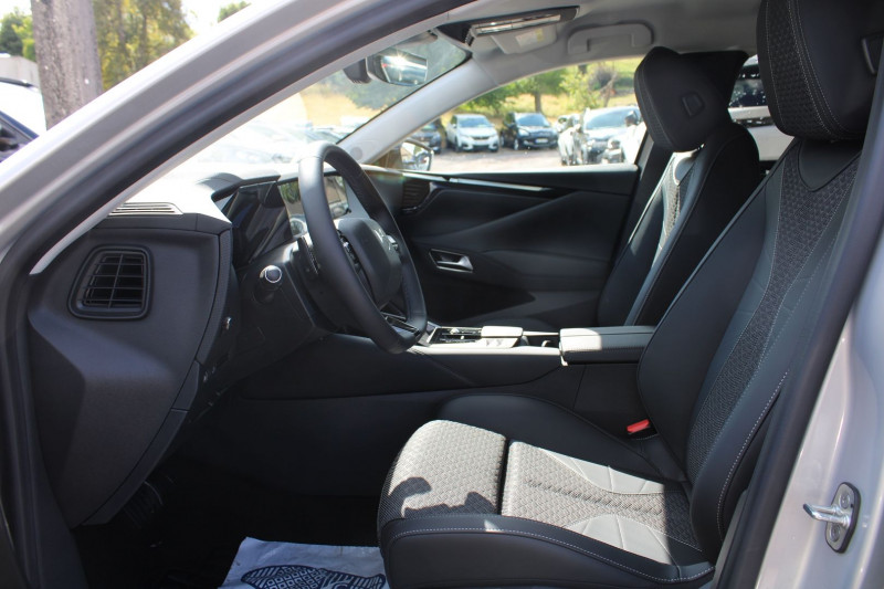 Photo 10 de l'offre de DS DS4 III PALLAS BLUEHDI 130 EAT8 BOITE AUTO CAMÃRA PACK BLACK FULL LEDS JANTES 19 USB ABS à 31500€ chez Bougel transactions