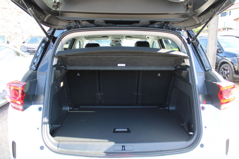 Photo 6 de l'offre de CITROEN C5 AIRCROSS II MAX BLUE EAT8 DIESEL 130 BOITE AUTO CAMÃRA 180 GRAND GPS 3D FULL LEDS  MI CUIR à 30900€ chez Bougel transactions
