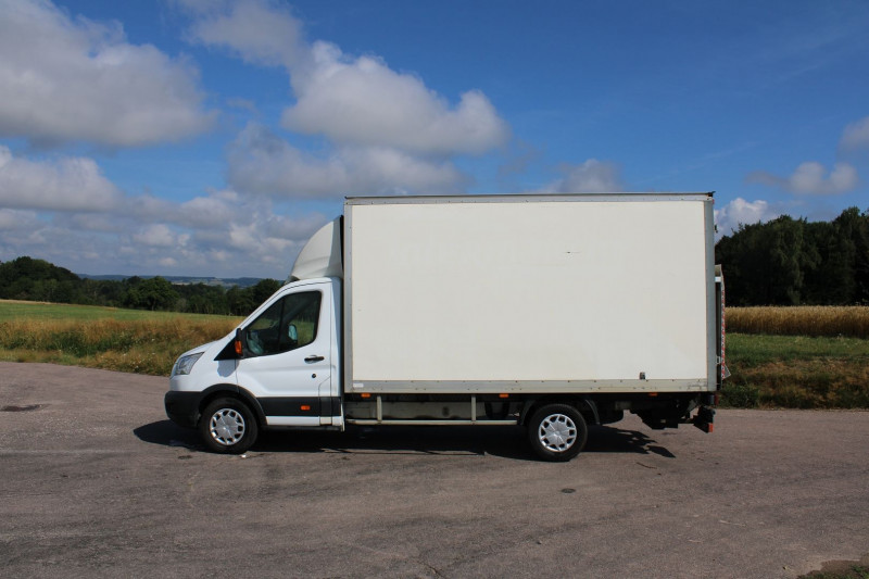 Photo 5 de l'offre de FORD TRANSIT FOURGON 2L TDCI 130 CV BOITE 6V GPS USB CAISSE DÃMÃNAGEMENT MONTE CHARGE CLIMAT RÃGULATE à 19900€ chez Bougel transactions