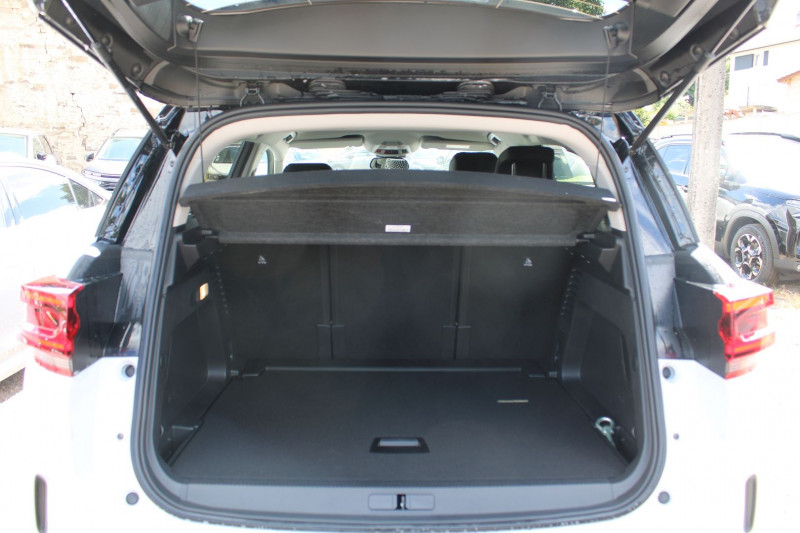 Photo 6 de l'offre de CITROEN C5 AIRCROSS II MAX BLUE EAT8 DIESEL 130 BOITE AUTO CAMÃRA 180 GRAND GPS 3D FULL LEDS  MI CUIR à 30900€ chez Bougel transactions