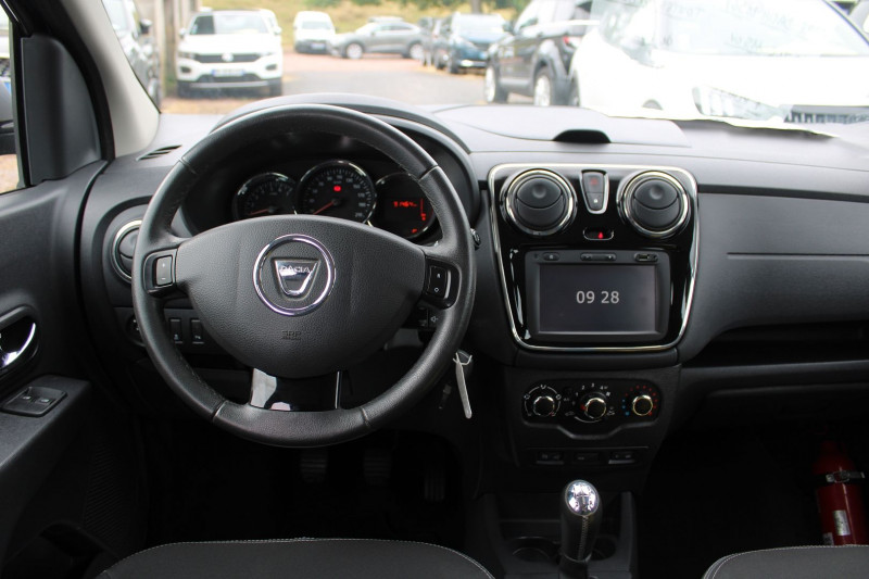 Photo 10 de l'offre de DACIA LODGY 1L2 TCE 115 CV SILVER LINE 7 PLACES RÃGULATEUR BLUETOOTH CLIMAT GPS USB  ABS à 10790€ chez Bougel transactions