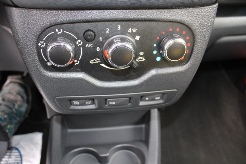 Photo 12 de l'offre de DACIA LODGY 1L2 TCE 115 CV SILVER LINE 7 PLACES RÃGULATEUR BLUETOOTH CLIMAT GPS USB  ABS à 10790€ chez Bougel transactions