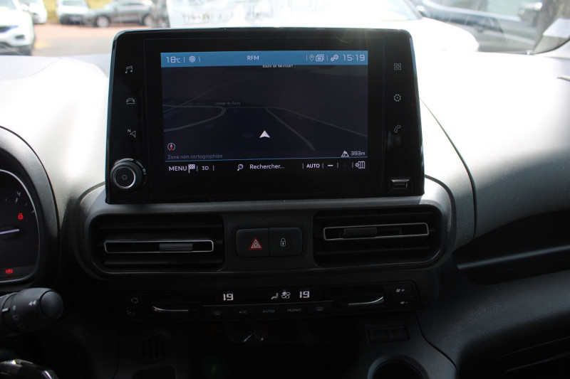 Photo 12 de l'offre de CITROEN BERLINGO 4 BLUEHDI 100 CV FEEL GPS USB CAMÃRA LEDS RÃGULATEUR BLUETOOTH CLIM AUTO ACCOUDOIR à 15990€ chez Bougel transactions