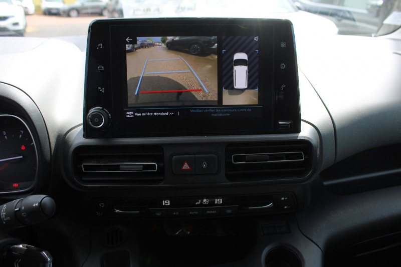 Photo 13 de l'offre de CITROEN BERLINGO 4 BLUEHDI 100 CV FEEL GPS USB CAMÃRA LEDS RÃGULATEUR BLUETOOTH CLIM AUTO ACCOUDOIR à 15990€ chez Bougel transactions