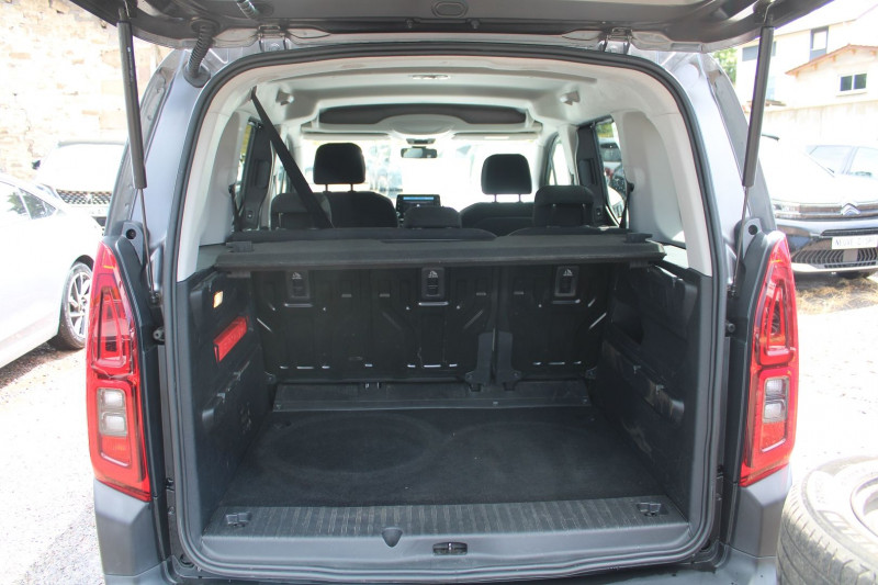 Photo 6 de l'offre de CITROEN BERLINGO 4 BLUEHDI 100 CV FEEL GPS USB CAMÃRA LEDS RÃGULATEUR BLUETOOTH CLIM AUTO ACCOUDOIR à 15990€ chez Bougel transactions