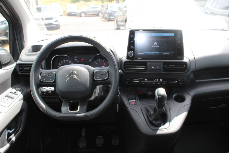 Photo 10 de l'offre de CITROEN BERLINGO 4 BLUEHDI 100 CV FEEL GPS USB CAMÃRA LEDS RÃGULATEUR BLUETOOTH CLIM AUTO ACCOUDOIR à 15990€ chez Bougel transactions