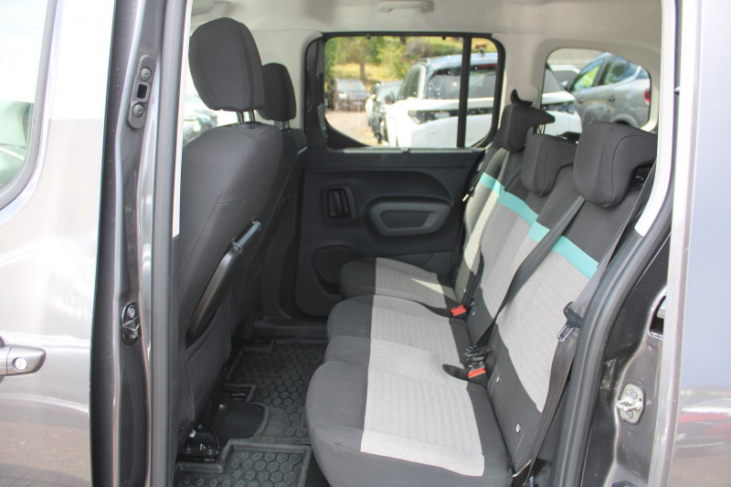 Photo 9 de l'offre de CITROEN BERLINGO 4 BLUEHDI 100 CV FEEL GPS USB CAMÃRA LEDS RÃGULATEUR BLUETOOTH CLIM AUTO ACCOUDOIR à 15990€ chez Bougel transactions