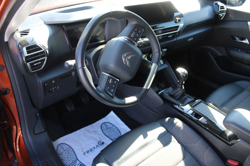 Photo 7 de l'offre de CITROEN C4 PHASE 4 SHINE 130 CV ESSENCE GPS 3D CAMÃRA I-COKPIT JA 18 FULL LED BLUETOOTH RÃGULATEUR à 17500€ chez Bougel transactions