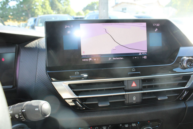 Photo 11 de l'offre de CITROEN C4 PHASE 4 SHINE 130 CV ESSENCE GPS 3D CAMÃRA I-COKPIT JA 18 FULL LED BLUETOOTH RÃGULATEUR à 17500€ chez Bougel transactions