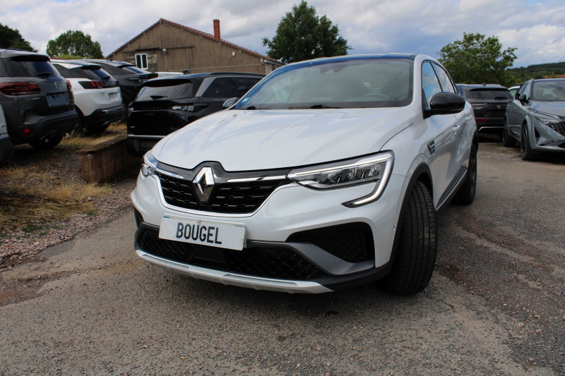 Photo 4 de l'offre de RENAULT ARKANA RS-LINE 140 CV MILD HYBRIDE GPS 3D CAMÃRA USB JA 18 FULL LED I-COKPIT BOITE AUTO à 21500€ chez Bougel transactions