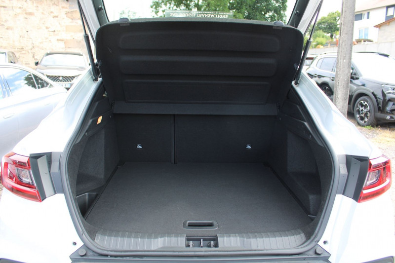 Photo 6 de l'offre de RENAULT ARKANA RS-LINE 140 CV MILD HYBRIDE GPS 3D CAMÃRA USB JA 18 FULL LED I-COKPIT BOITE AUTO à 21500€ chez Bougel transactions