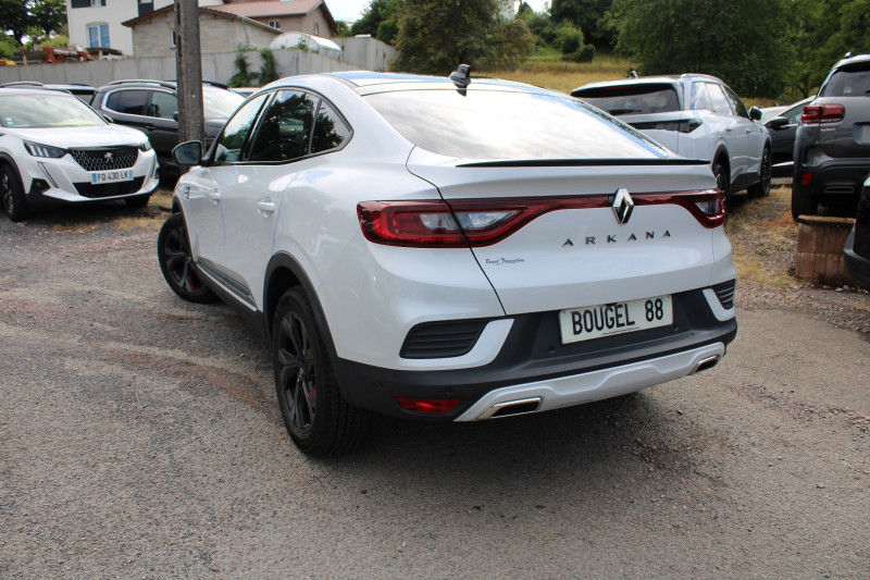 Photo 3 de l'offre de RENAULT ARKANA RS-LINE 140 CV MILD HYBRIDE GPS 3D CAMÃRA USB JA 18 FULL LED I-COKPIT BOITE AUTO à 21500€ chez Bougel transactions