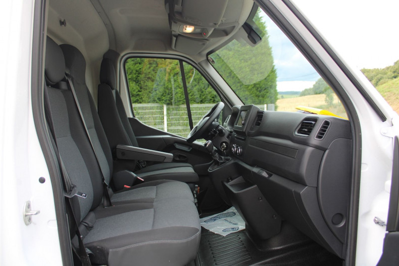 Photo 8 de l'offre de RENAULT MASTER III FG CONFORT 2L3 DCI 163 L4 H3 GROS VOLUME CAMÃRA GPS ATTELAGE CLIM  ROUES JUMELEES à 24500€ chez Bougel transactions