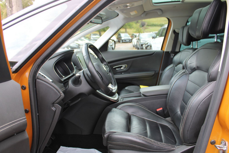 Photo 8 de l'offre de RENAULT SCENIC 4 INITIALE PARIS GPS 1L7 BLUE DCI 150 EDC.7 BOITE AUTO FULL LEDS CUIR  TOIT PANO à 16990€ chez Bougel transactions