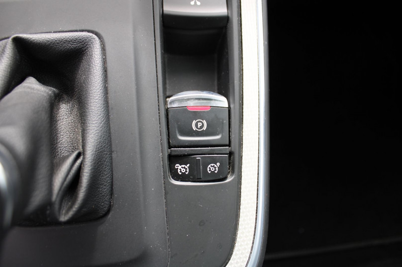Photo 19 de l'offre de RENAULT SCENIC 4 INITIALE PARIS GPS 1L7 BLUE DCI 150 EDC.7 BOITE AUTO FULL LEDS CUIR  TOIT PANO à 16990€ chez Bougel transactions