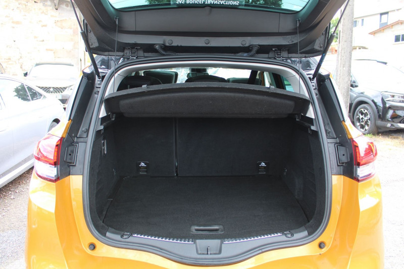 Photo 7 de l'offre de RENAULT SCENIC 4 INITIALE PARIS GPS 1L7 BLUE DCI 150 EDC.7 BOITE AUTO FULL LEDS CUIR  TOIT PANO à 16990€ chez Bougel transactions