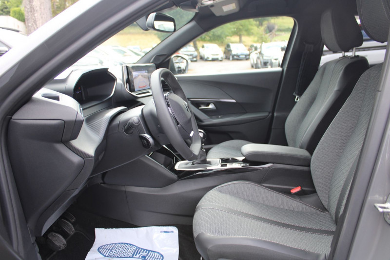 Photo 8 de l'offre de PEUGEOT 2008 PHASE 4 ALLURE 100 CV GPS 3D CAMÃRA MP3 JA 17 USB I-COKPIT FULL LED RÃGULATEUR BLUETOOTH à 19990€ chez Bougel transactions