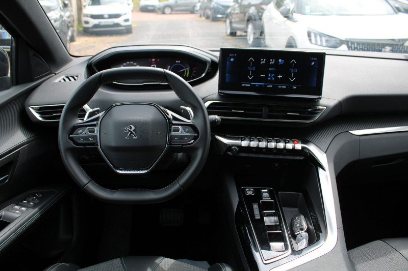 Photo 11 de l'offre de PEUGEOT 5008 PHASE 4 ALLURE PACK EAT8 BOITE AUTO PALETTE HYBRID 136 CV CAMÃRA 180 MI CUIR  7 PLACES à 26900€ chez Bougel transactions