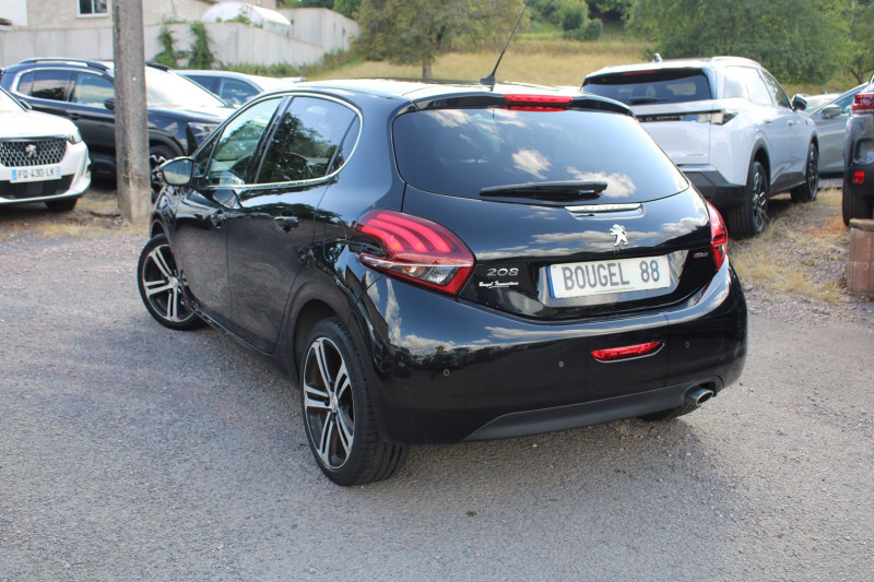Photo 3 de l'offre de PEUGEOT 208 II BLUE HDI 100 CV GT-LINE CLIM GPS 3D AUDIO USB JA 17 RADAR BLUETOOTH RÃGULATEUR à 11800€ chez Bougel transactions