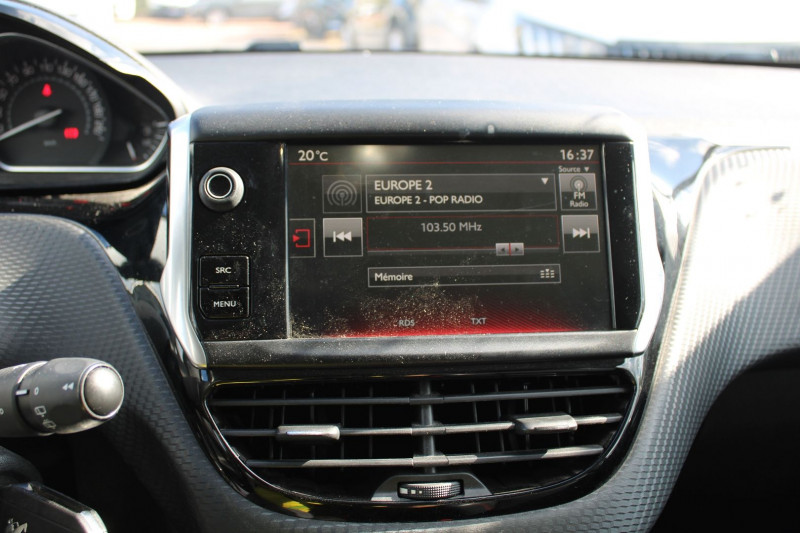 Photo 11 de l'offre de PEUGEOT 208 II BLUE HDI 100 CV GT-LINE CLIM GPS 3D AUDIO USB JA 17 RADAR BLUETOOTH RÃGULATEUR à 11800€ chez Bougel transactions