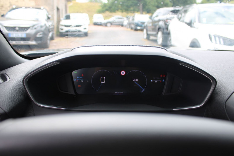 Photo 14 de l'offre de PEUGEOT 2008 PHASE 4 ALLURE 100 CV GPS 3D CAMÃRA MP3 JA 17 USB I-COKPIT FULL LED RÃGULATEUR BLUETOOTH à 19990€ chez Bougel transactions