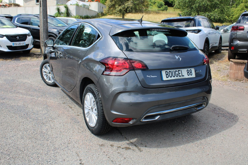Photo 3 de l'offre de DS DS 4 BUSINESS 1L6 HDI 120 CV GPS 3D CLIM USB JA 16 RADAR RÃGULATEUR BOITE AUTO EAT-6 à 10900€ chez Bougel transactions