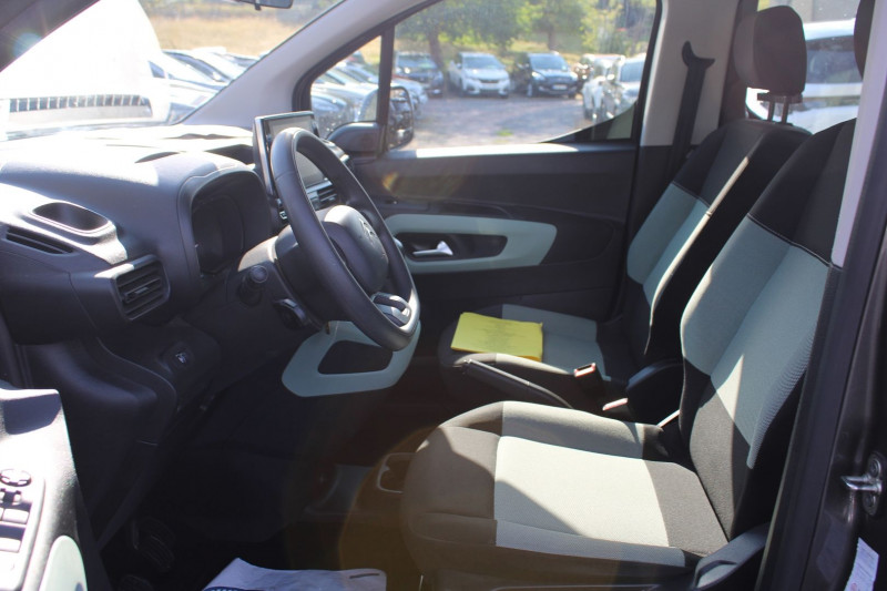 Photo 7 de l'offre de CITROEN BERLINGO 4 BLUEHDI 100 CV FEEL GPS USB ABS LEDS RÃGULATEUR BLUETOOTH CLIMAT  FAMILY à 14990€ chez Bougel transactions