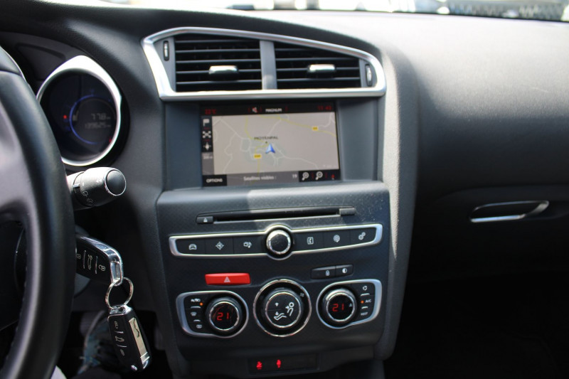 Photo 12 de l'offre de DS DS 4 BUSINESS 1L6 HDI 120 CV GPS 3D CLIM USB JA 16 RADAR RÃGULATEUR BOITE AUTO EAT-6 à 10900€ chez Bougel transactions