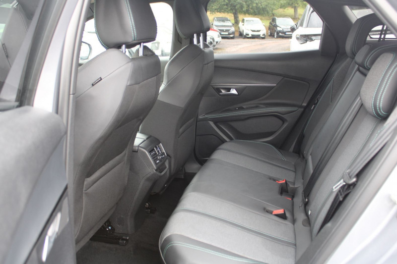 Photo 9 de l'offre de PEUGEOT 3008 PHASE 4 ALLURE PACK HYBRID 136 BICOLOR EAT8 BOITE AUTO CAMÃRA 180 FULL LEDS  JANTES 18 à 25900€ chez Bougel transactions